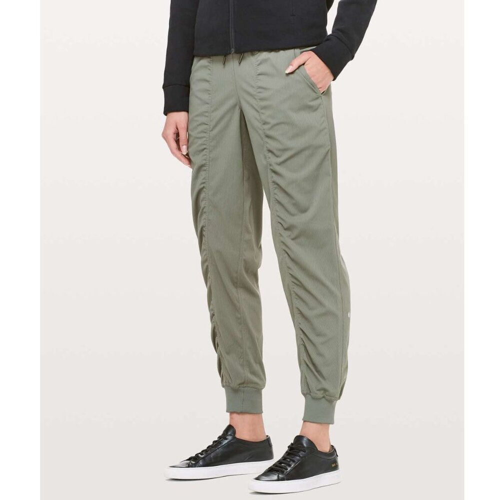 Lululemon Dance Studio Mid-Rise Jogger 29" Full Length / Size 4 / Misty Meadow